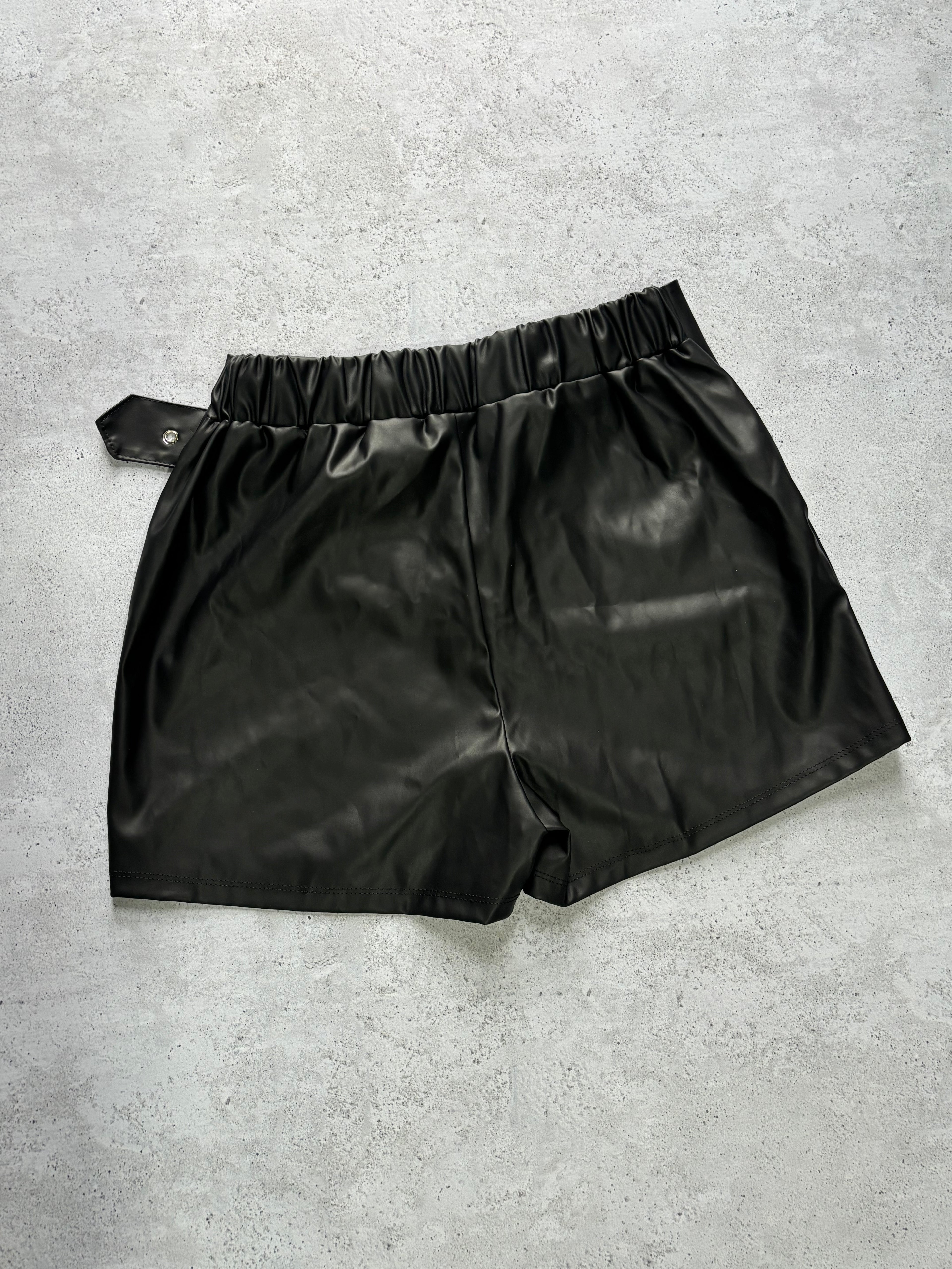 SHORT POLLERA ECOCUERO