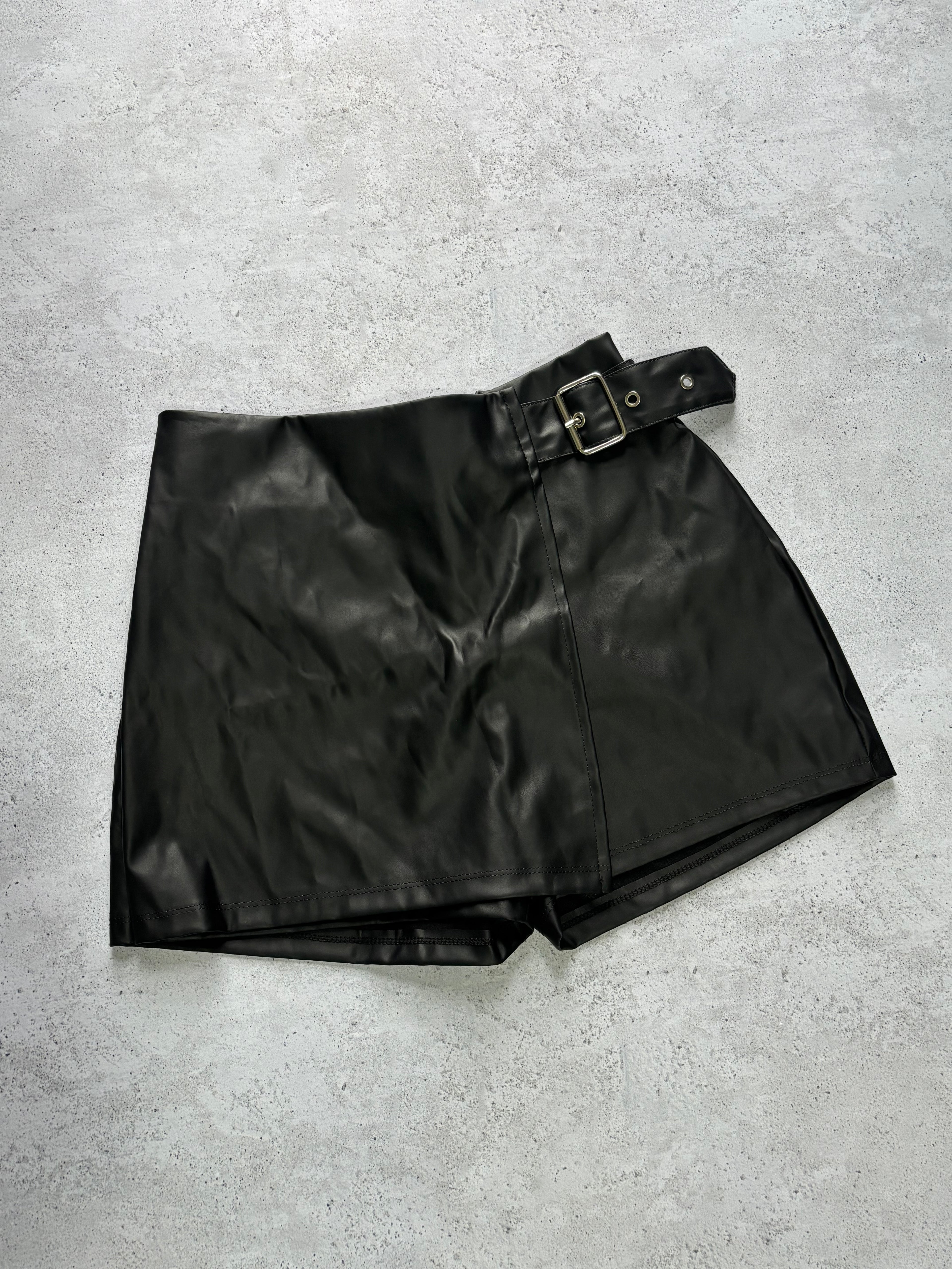 SHORT POLLERA ECOCUERO